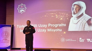 Alper Gezeravcı Adana'da okul yöneticiyle bir araya geldi