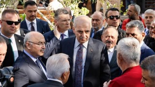 TBMM Başkanı Kurtulmuş, Adana'da Vatandaşlarla Bir Araya Geldi